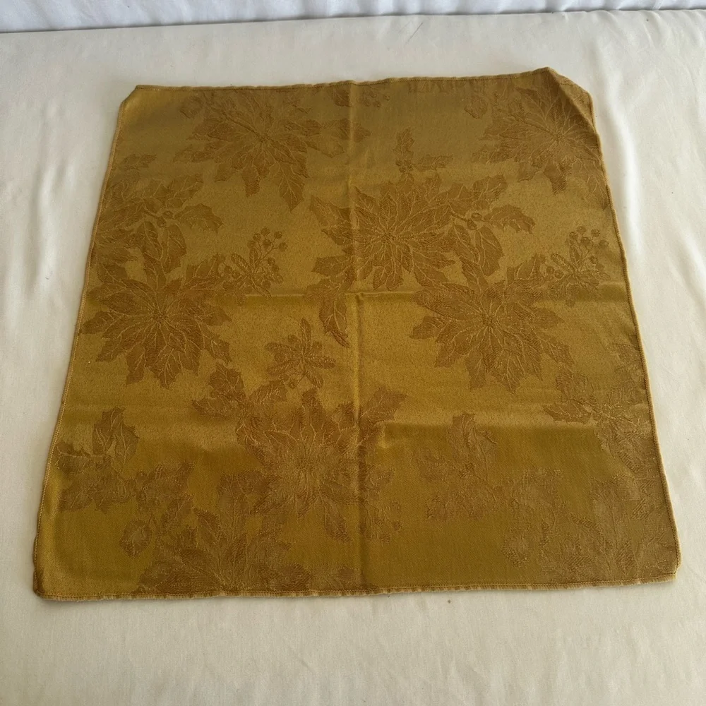 Set of 8 Cloth Napkins, Holiday Christmas Poinsettia Pattern Gold Color